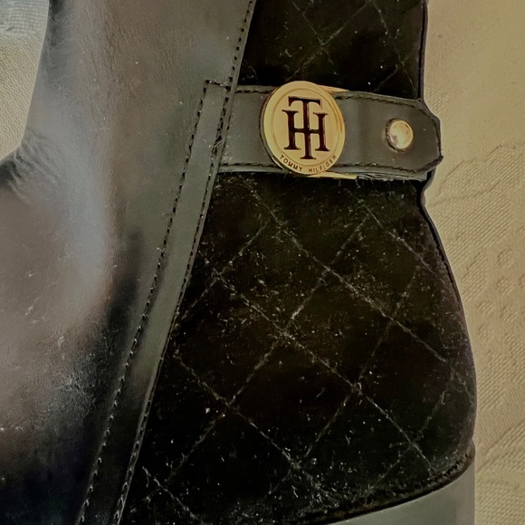 Tommy Hilfiger Black leather & Suede Ankle Boots - Picture 3 of 4